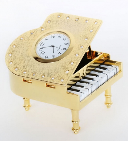 鍍金鐘－鋼琴